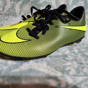 Nike 6 youth soccer cleats